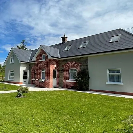 Drumlanaught Cottage Farnham-2